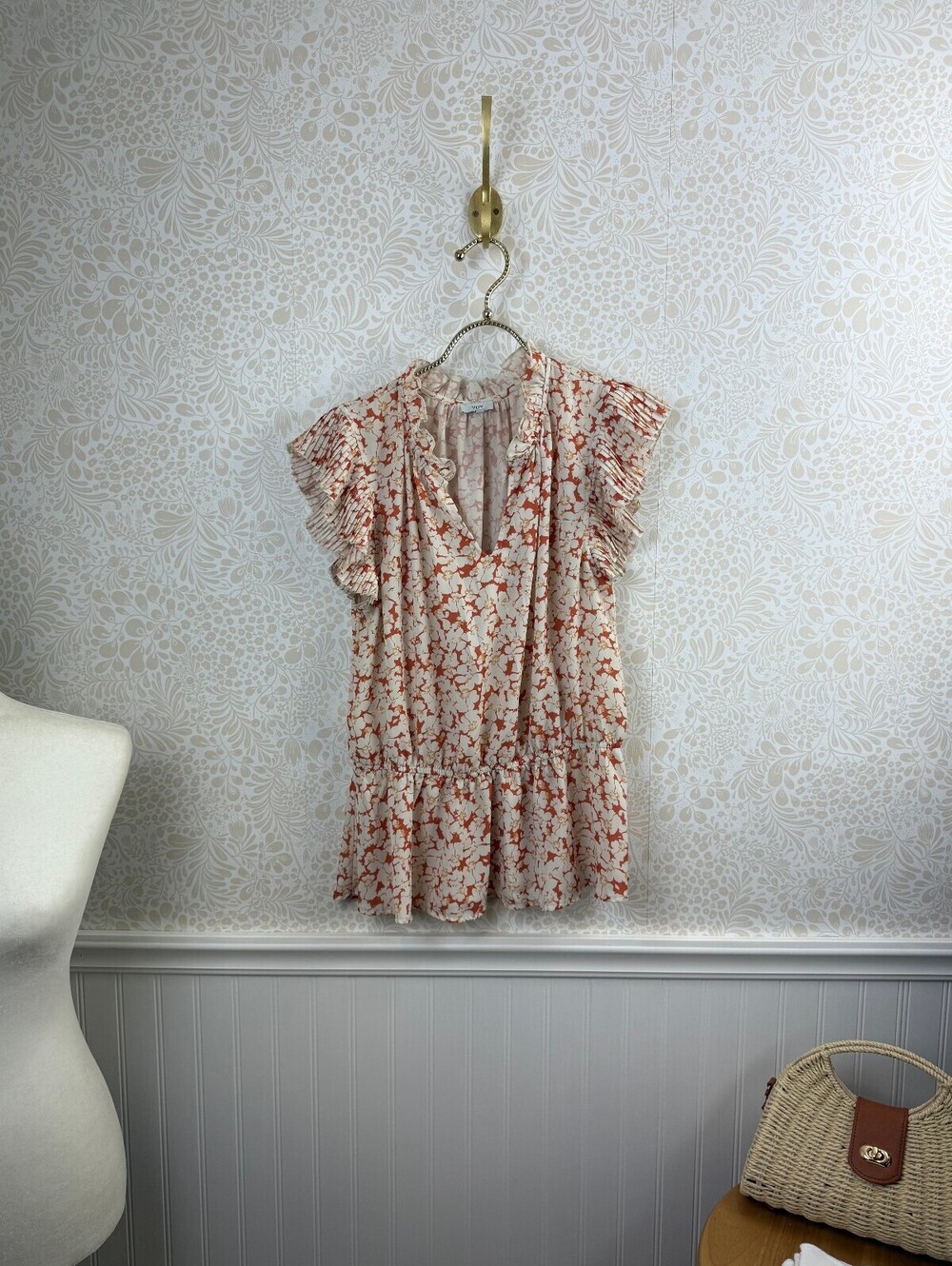 Voy Cream Floral V-Neckline Peplum Hem Blouse - Size - Medium
